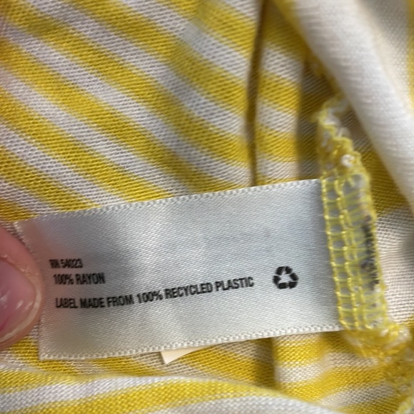 Gap Yellow Striped Tank. Women’s Size XS - Picture 4 of 4